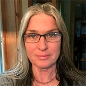 heashot of Cristina Siegel